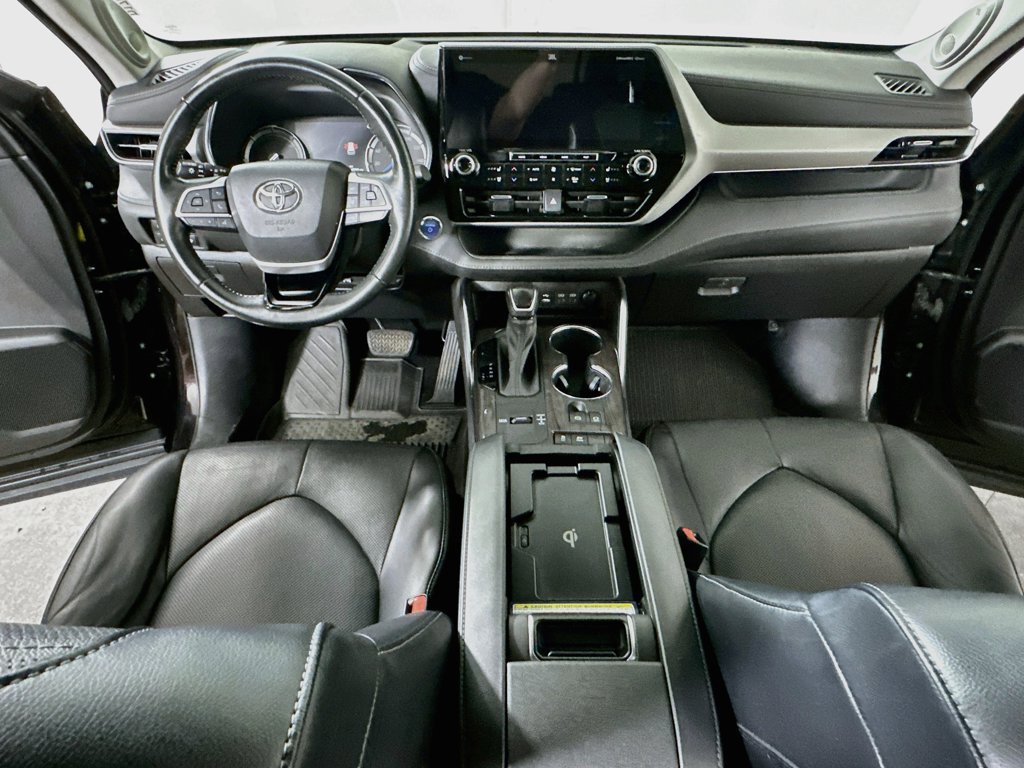 Used 2022 Toyota Highlander Platinum FWD image 19