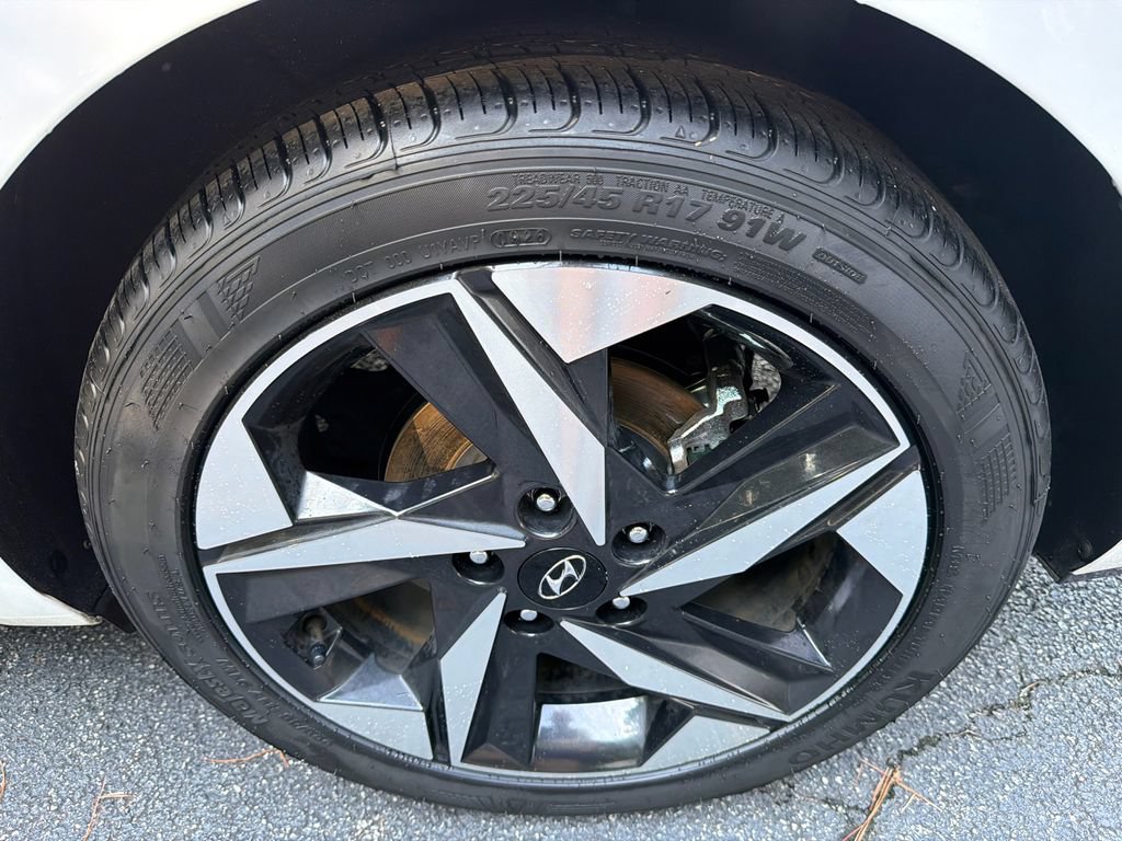 Used 2023 Hyundai Elantra Limited FWD image 19