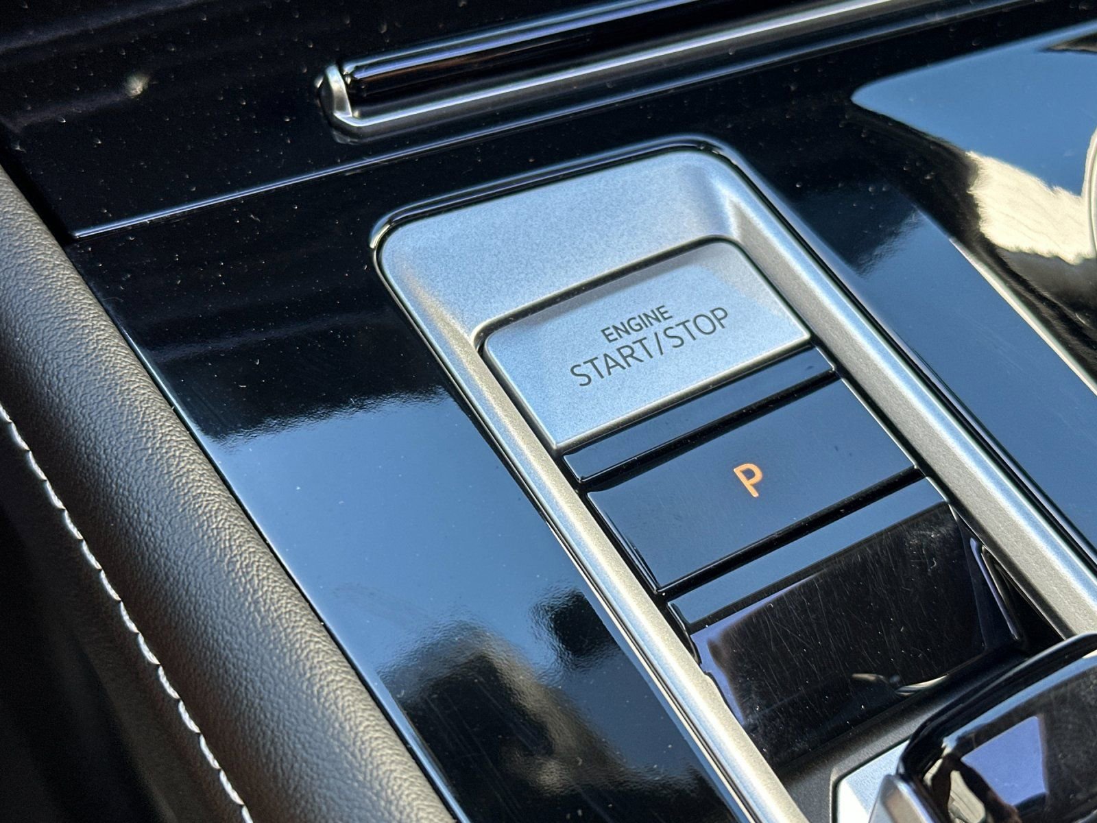 Used 2024 Volkswagen Atlas SE image 23