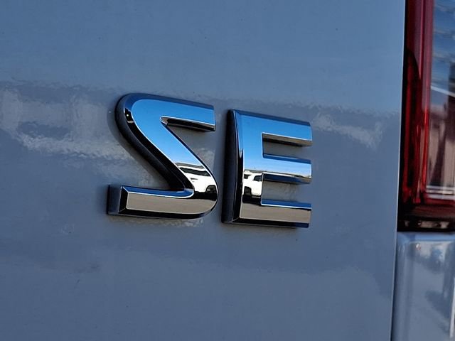 Used 2010 Nissan Frontier SE image 30