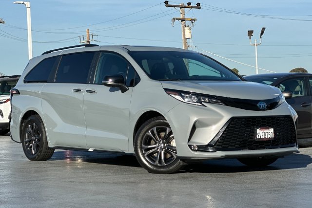 Certified 2025 Toyota Sienna XSE w/ XSE Premium Package AWD/4WD image 2