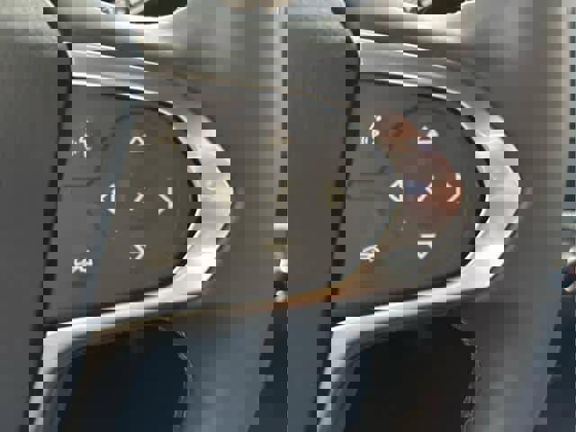 Used 2023 Chevrolet Traverse LT image 13