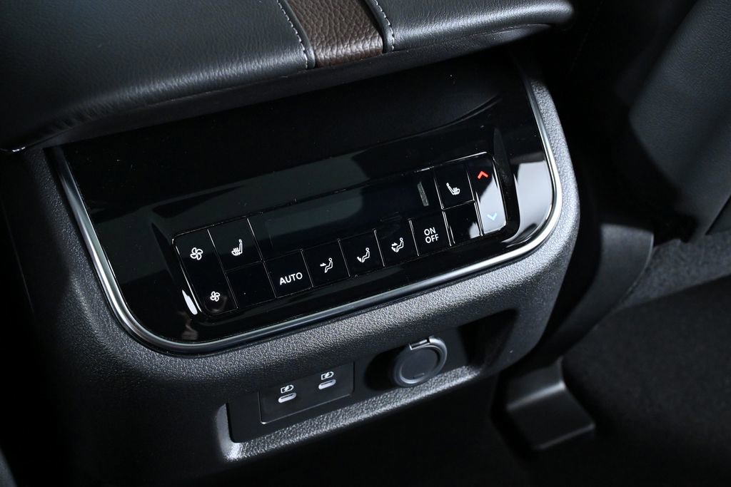 New 2025 Nissan Armada Platinum Reserve image 27