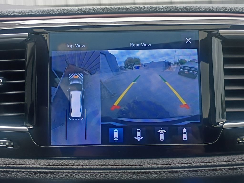 Used 2017 Chrysler Pacifica Limited image 9