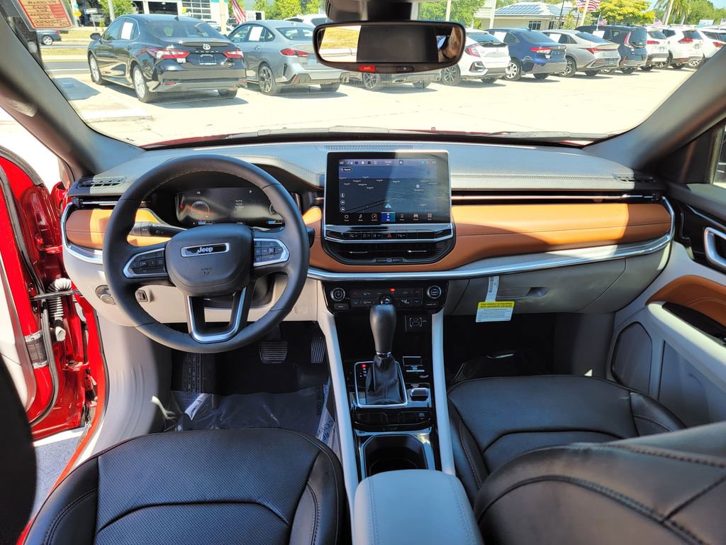 Used 2023 Jeep Compass Limited w/ Elite Group AWD/4WD image 17