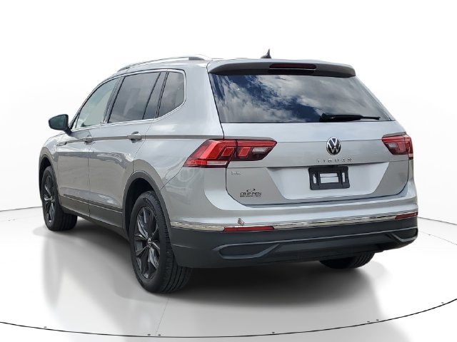 Used 2022 Volkswagen Tiguan SE FWD image 3