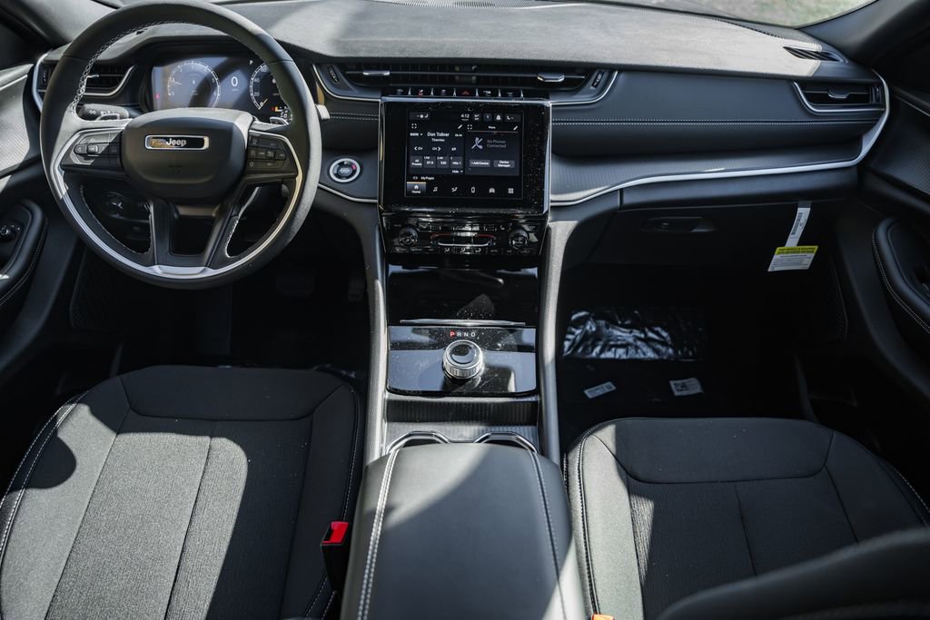 New 2025 Jeep Grand Cherokee Laredo X w/ Luxury Tech Group I image 19