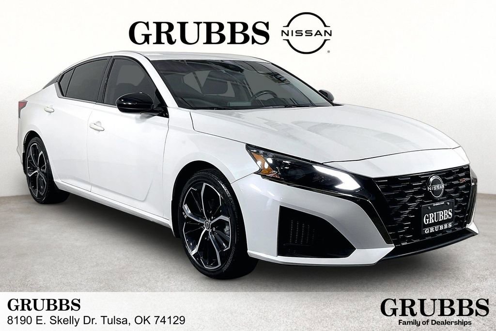 Used 2023 Nissan Altima 2.5 SR