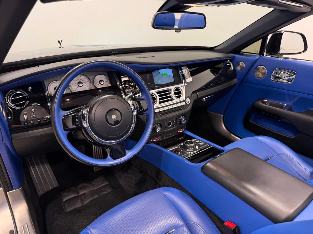 Used 2019 Rolls-Royce Dawn RWD image 36