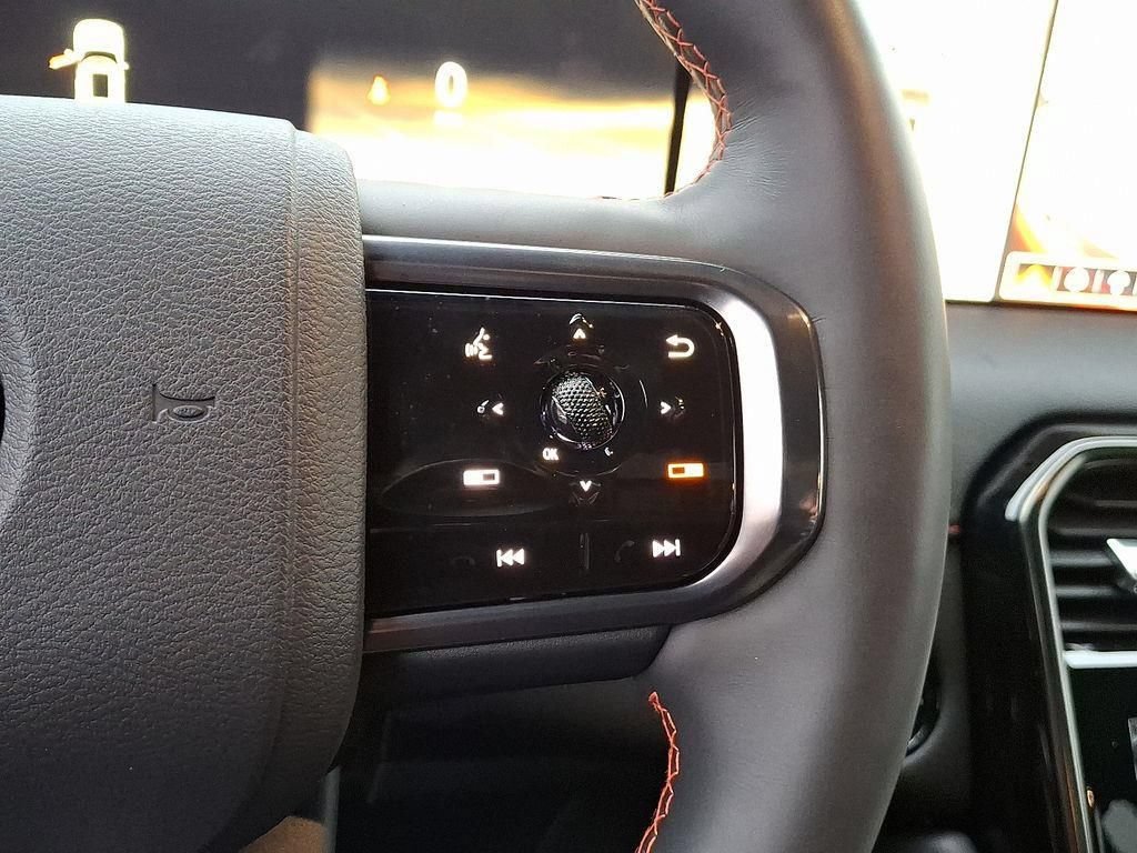 Certified 2025 Nissan Armada PRO-4X AWD/4WD image 24