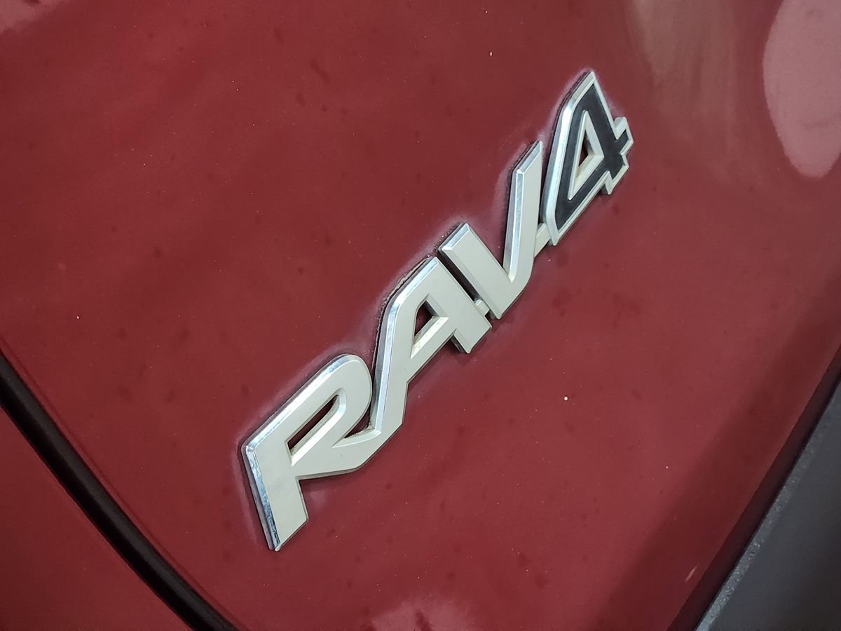Used 2019 Toyota RAV4 XLE Premium image 25