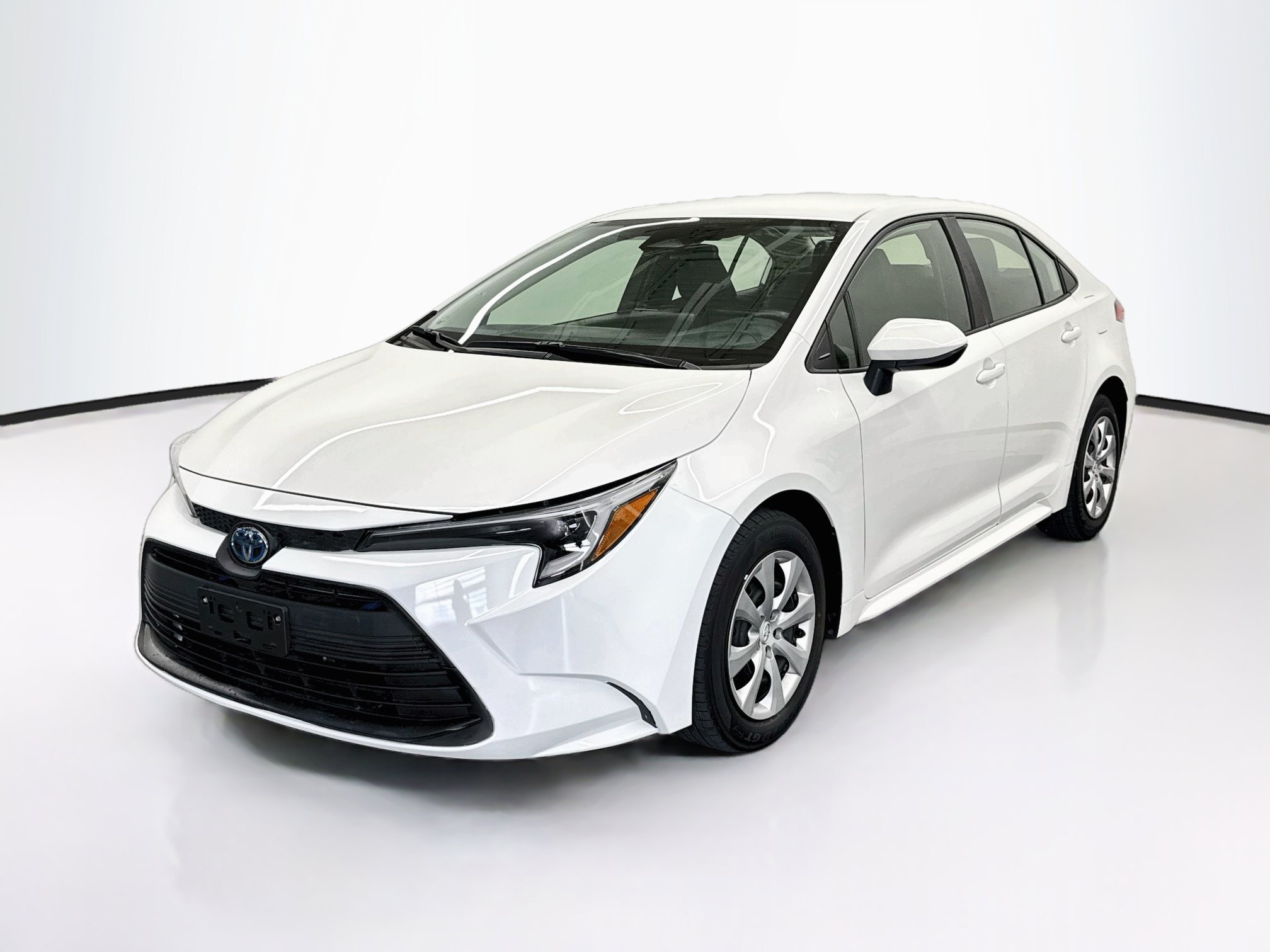 Used 2025 Toyota Corolla LE FWD image 3