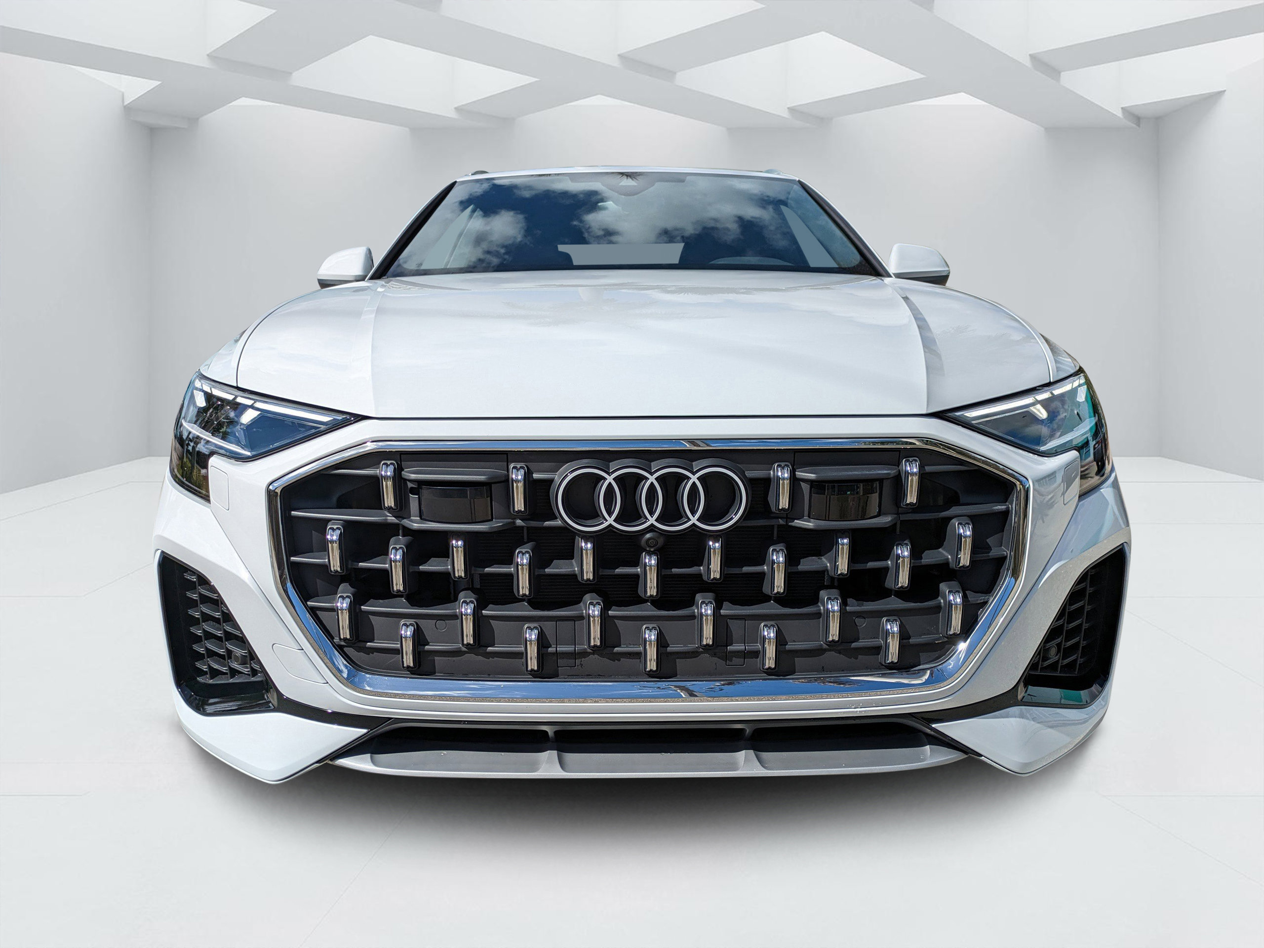 Used 2025 Audi Q8 Premium w/ Convenience Package image 8
