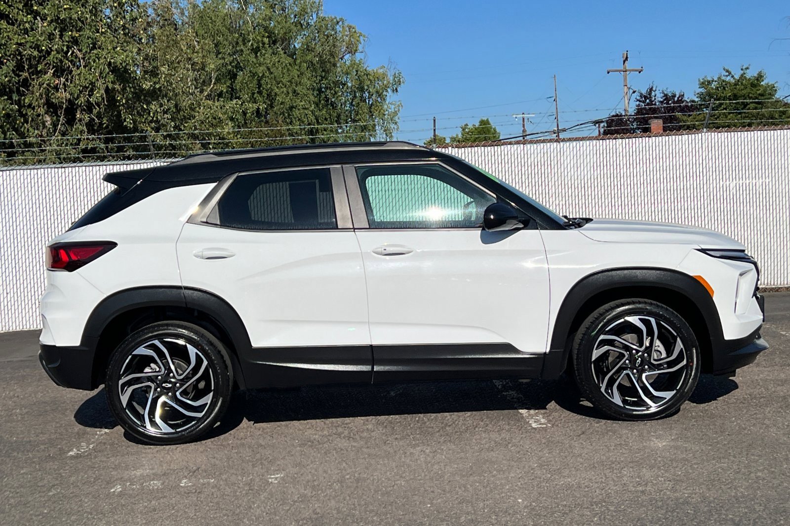 Used 2024 Chevrolet TrailBlazer RS image 3