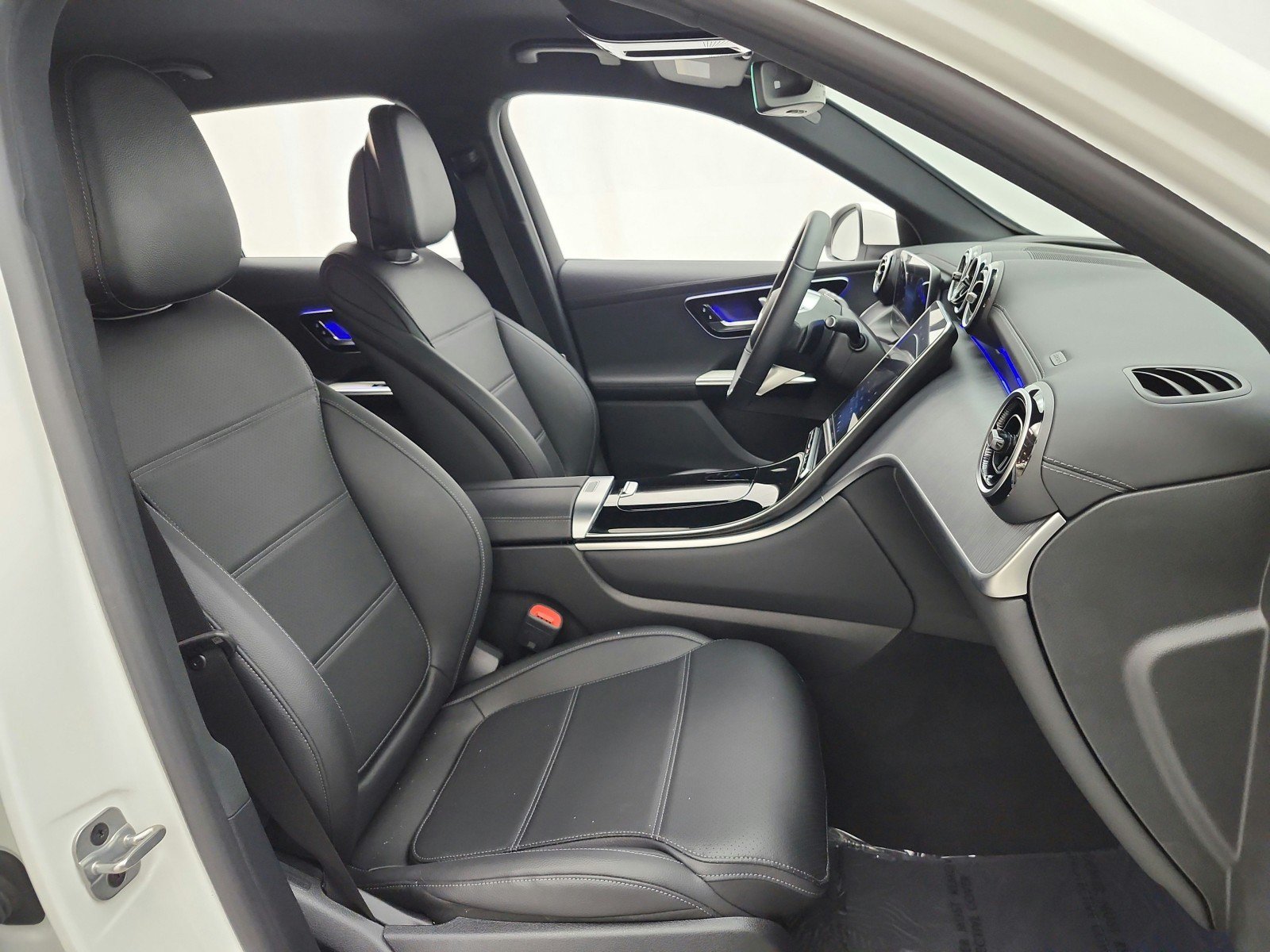 Used 2024 Mercedes-Benz GLC 300 image 18