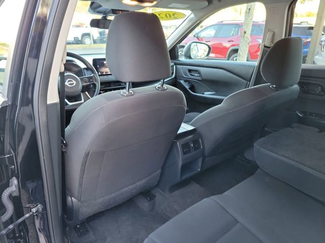 Used 2024 Nissan Rogue S image 10