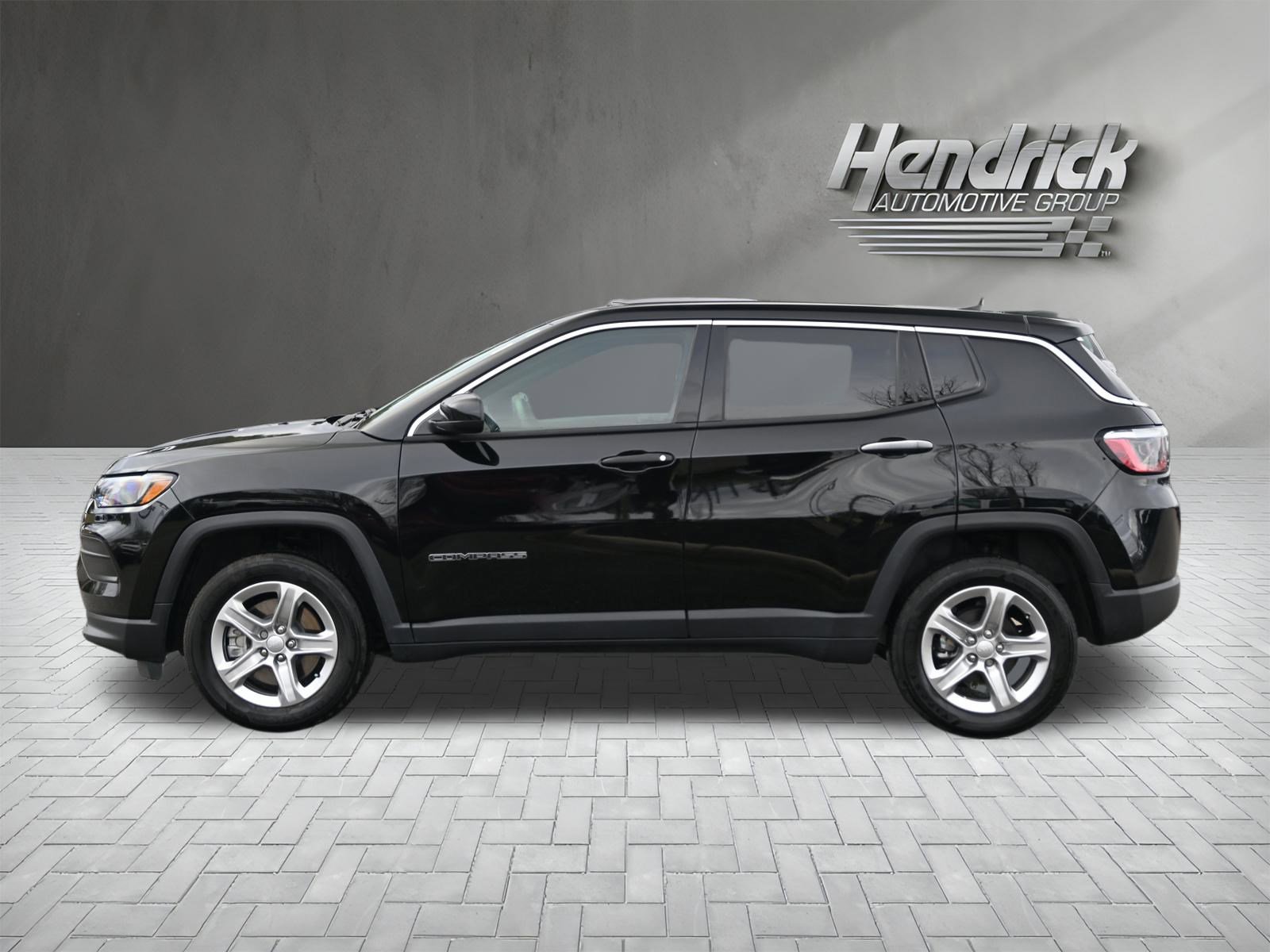 Used 2024 Jeep Compass Sport image 9
