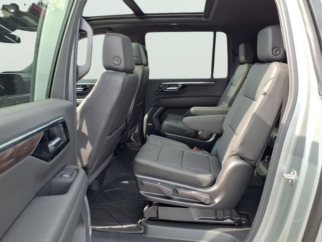 New 2026 Chevrolet Suburban LT w/ Comfort Package AWD/4WD image 11