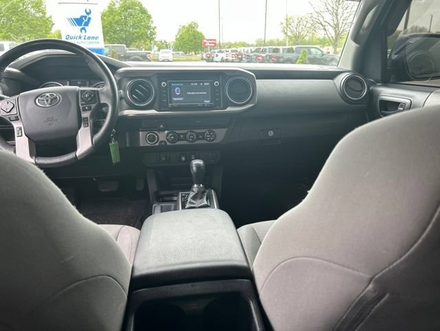 Used 2019 Toyota Tacoma SR5 AWD/4WD image 18