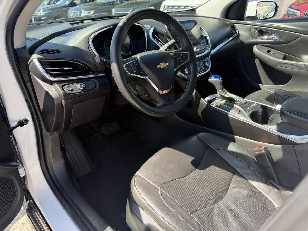 Used 2017 Chevrolet Volt Premier w/ Driver Confidence II Package FWD image 12