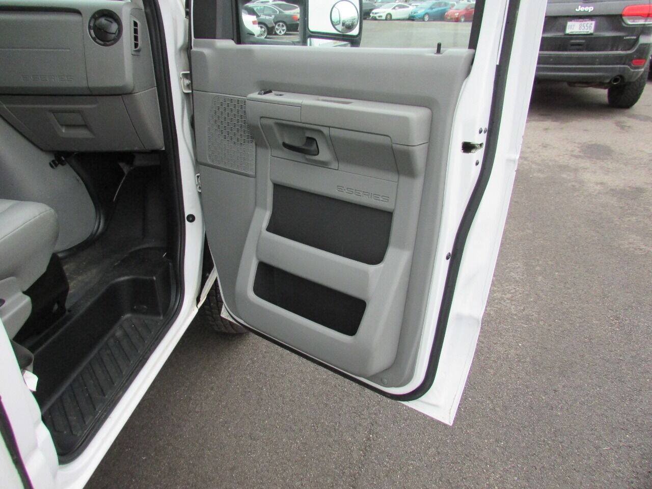 Used 2012 Ford E-450 and Econoline 450 Super Duty w/ PWR Locks & Windows Group RWD image 20