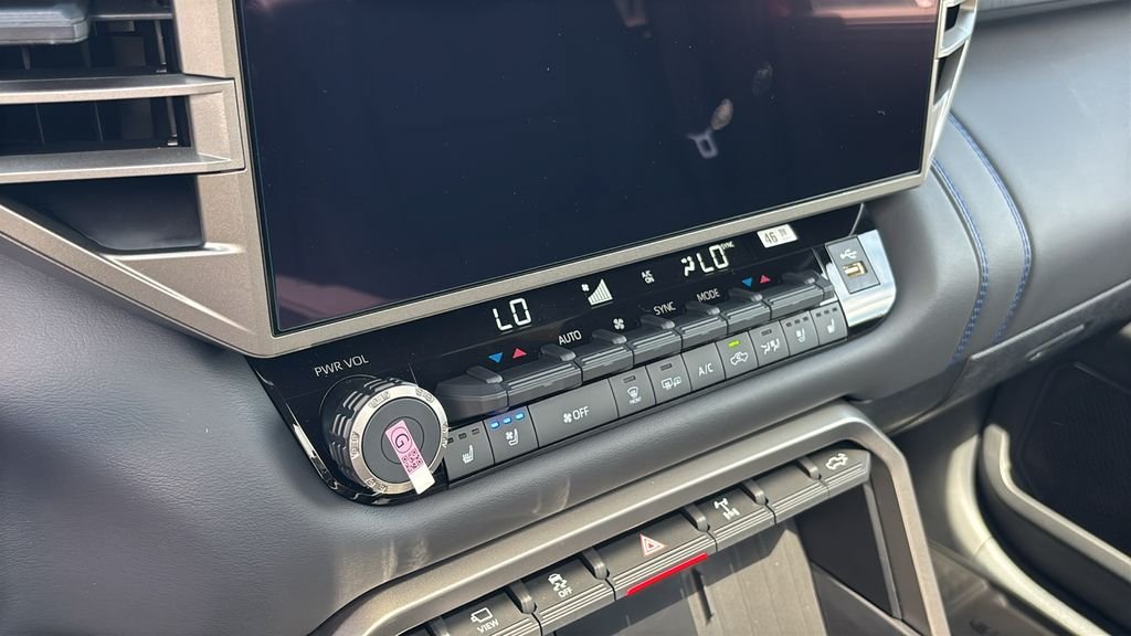 New 2026 Toyota Tundra Platinum AWD/4WD image 24
