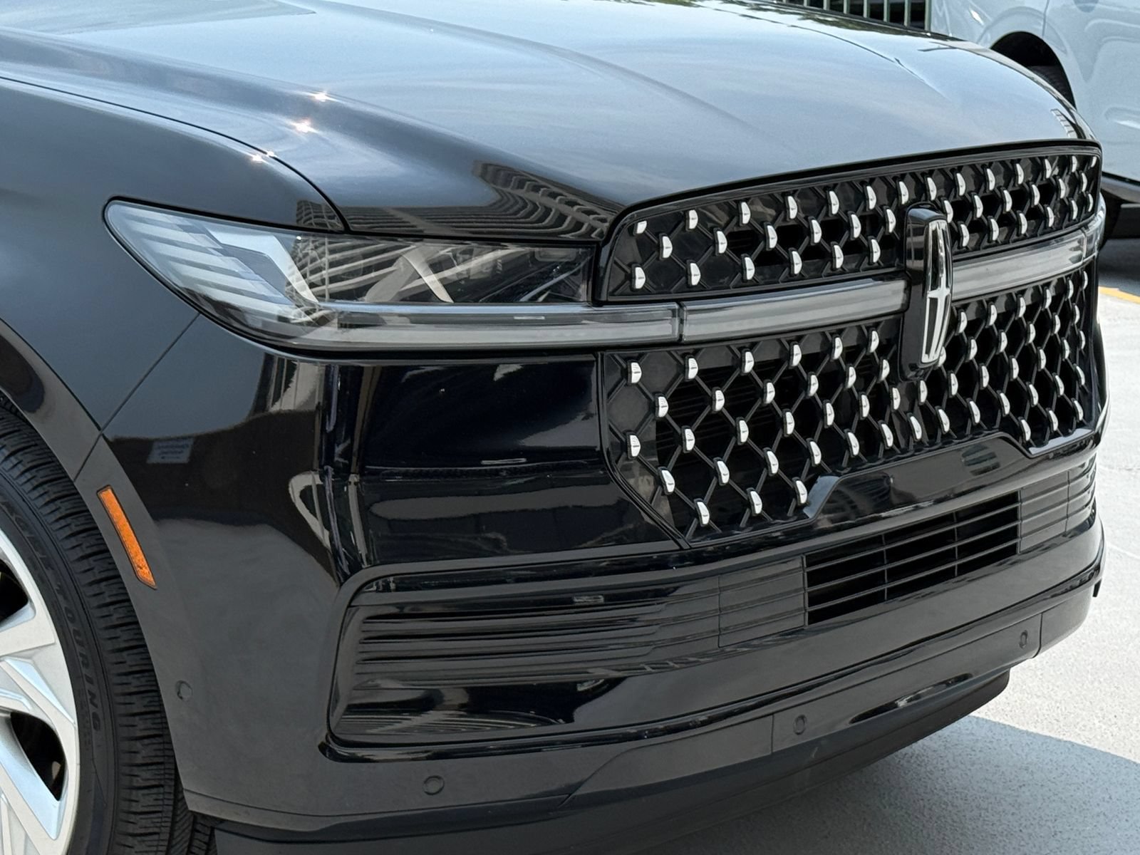 Certified 2025 Lincoln Navigator L Black Label AWD/4WD image 9