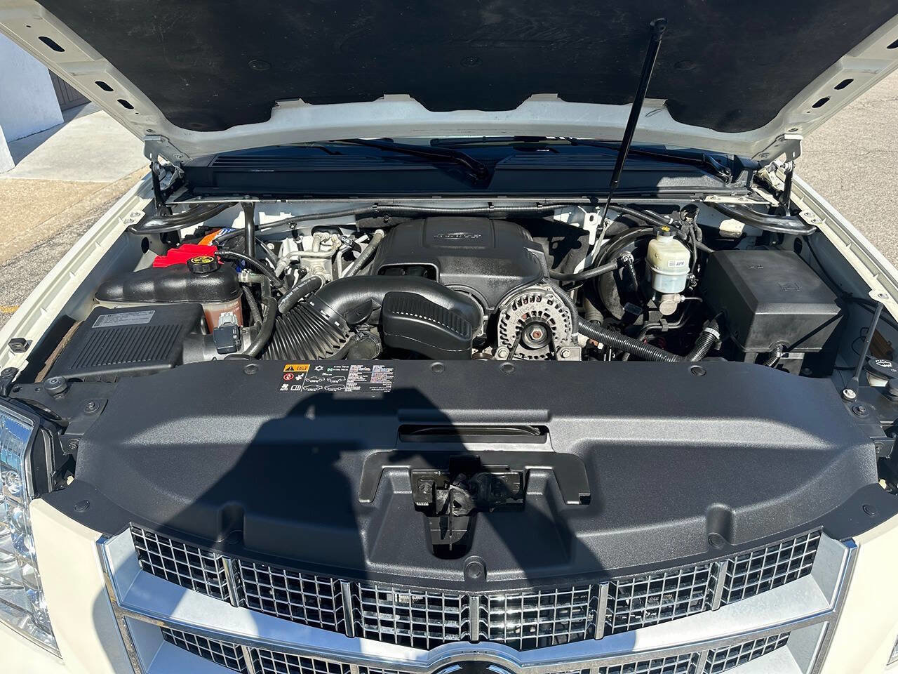 Used 2014 Cadillac Escalade Platinum AWD/4WD image 36