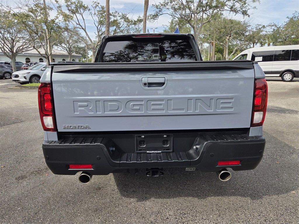 Used 2025 Honda Ridgeline Black Edition image 6