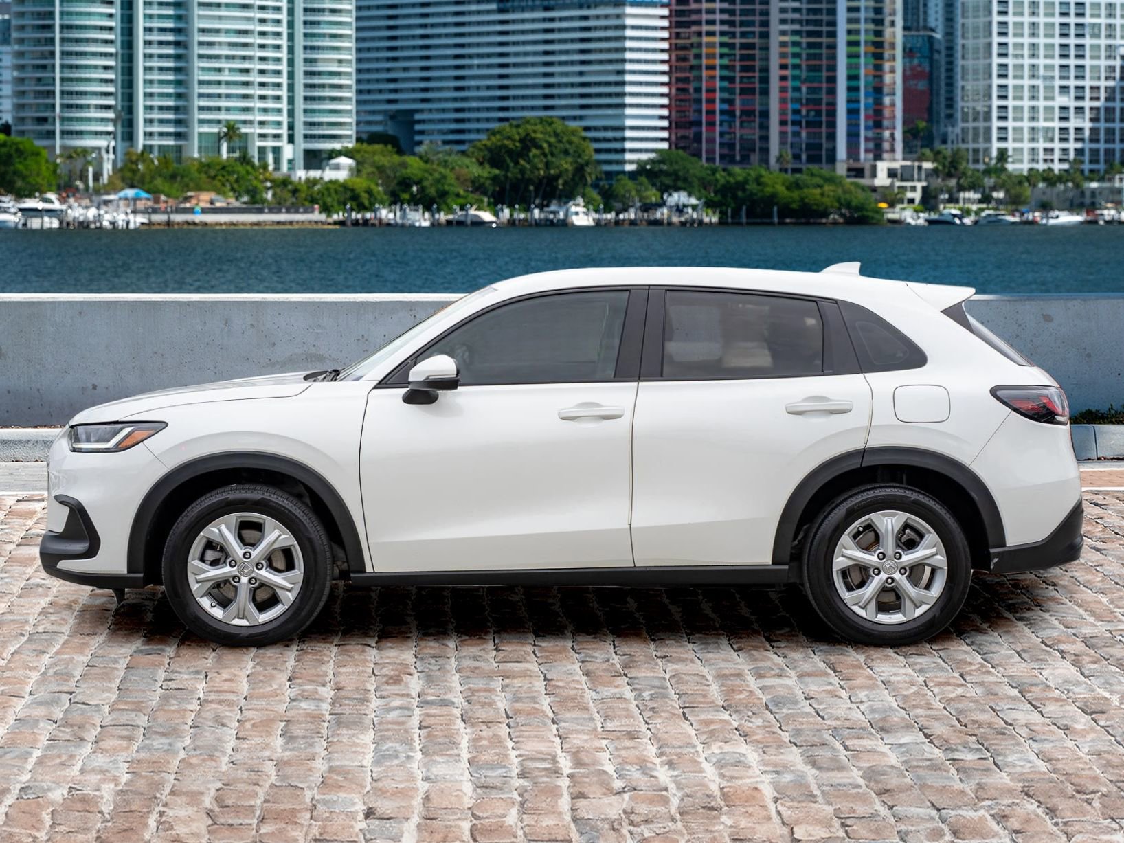 Used 2023 Honda HR-V LX image 8