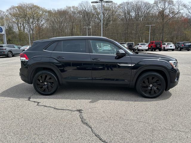 Certified 2024 Volkswagen Atlas Cross Sport SE w/ Panoramic Sunroof Package AWD/4WD image 10