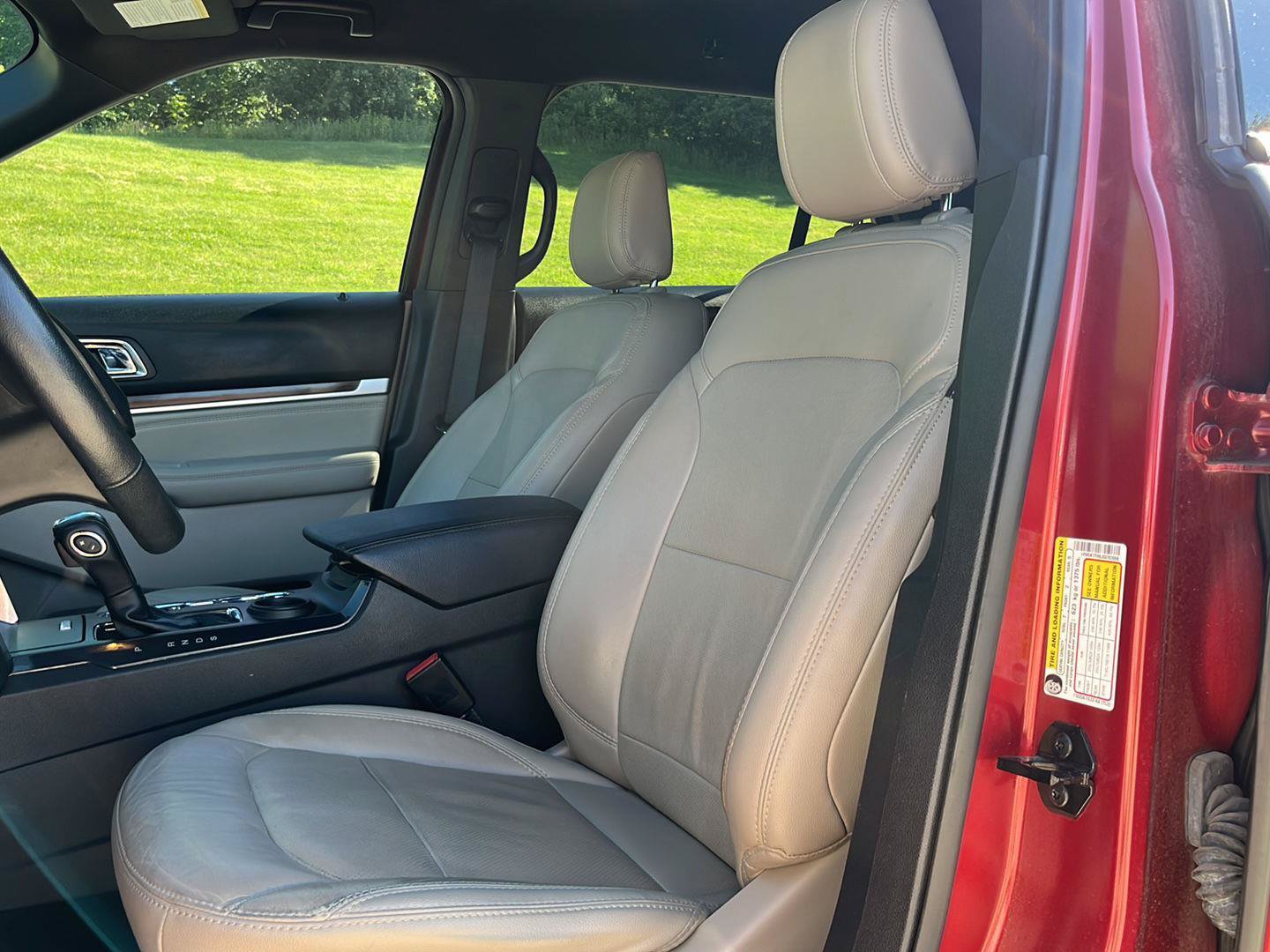 Used 2018 Ford Explorer Limited FWD image 16