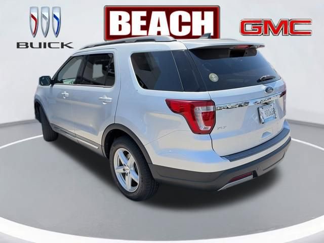 Used 2019 Ford Explorer XLT FWD image 3