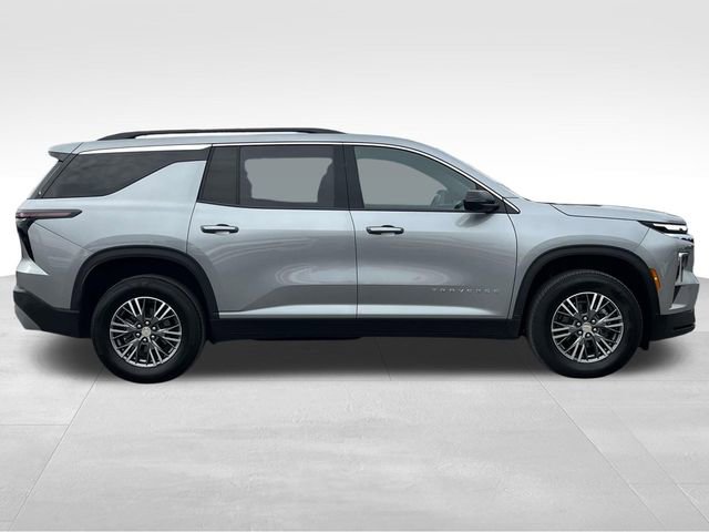 Used 2024 Chevrolet Traverse LT image 8