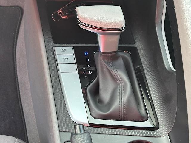 Used 2023 Hyundai Elantra SEL w/ Cargo Package image 25