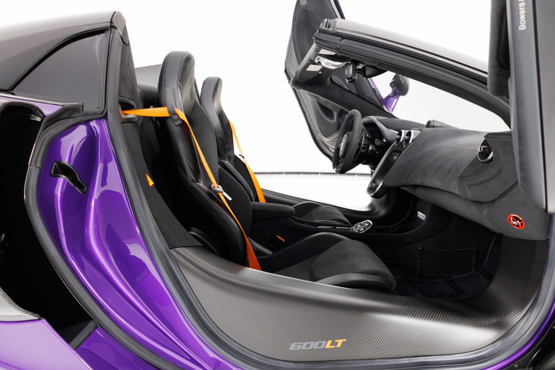 Used 2020 McLaren 600LT Spider RWD image 38