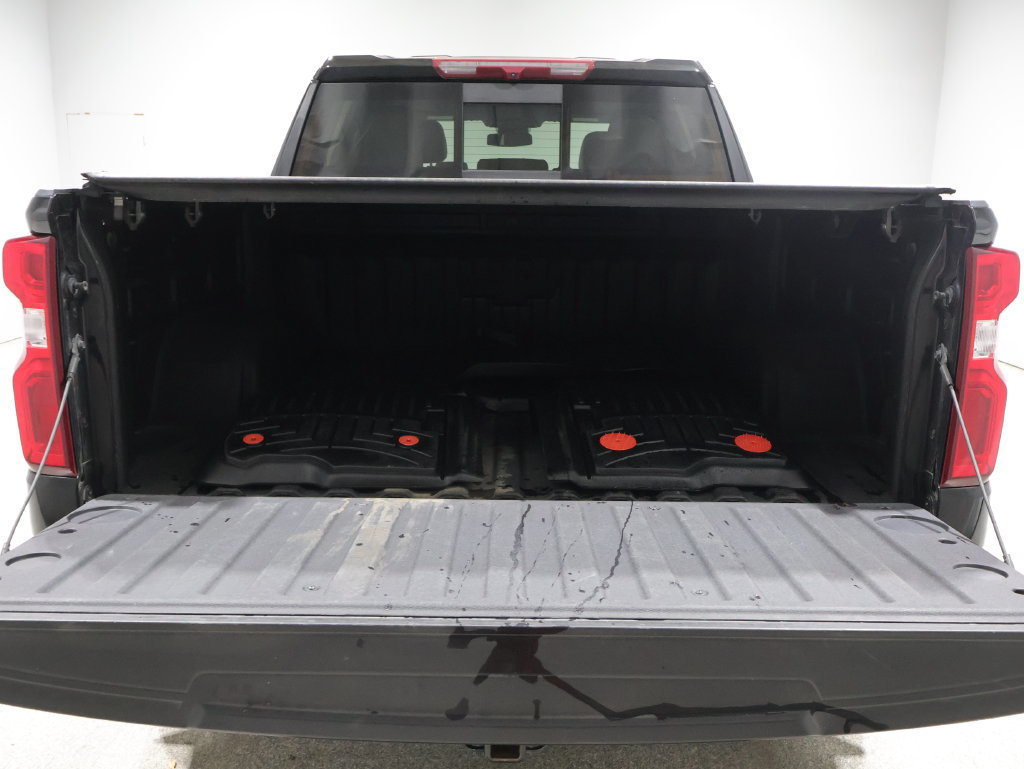 Used 2025 Chevrolet Silverado 1500 High Country w/ Midnight Edition AWD/4WD image 5