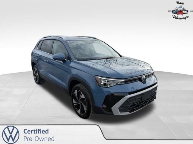 Certified 2025 Volkswagen Taos SE w/ Panoramic Sunroof Package