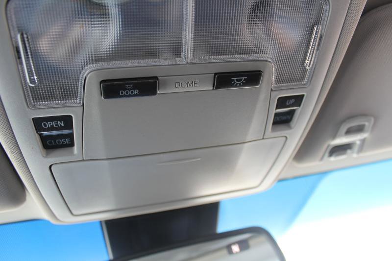 Used 2018 Toyota Avalon Touring w/ Carpet Mat Package image 37