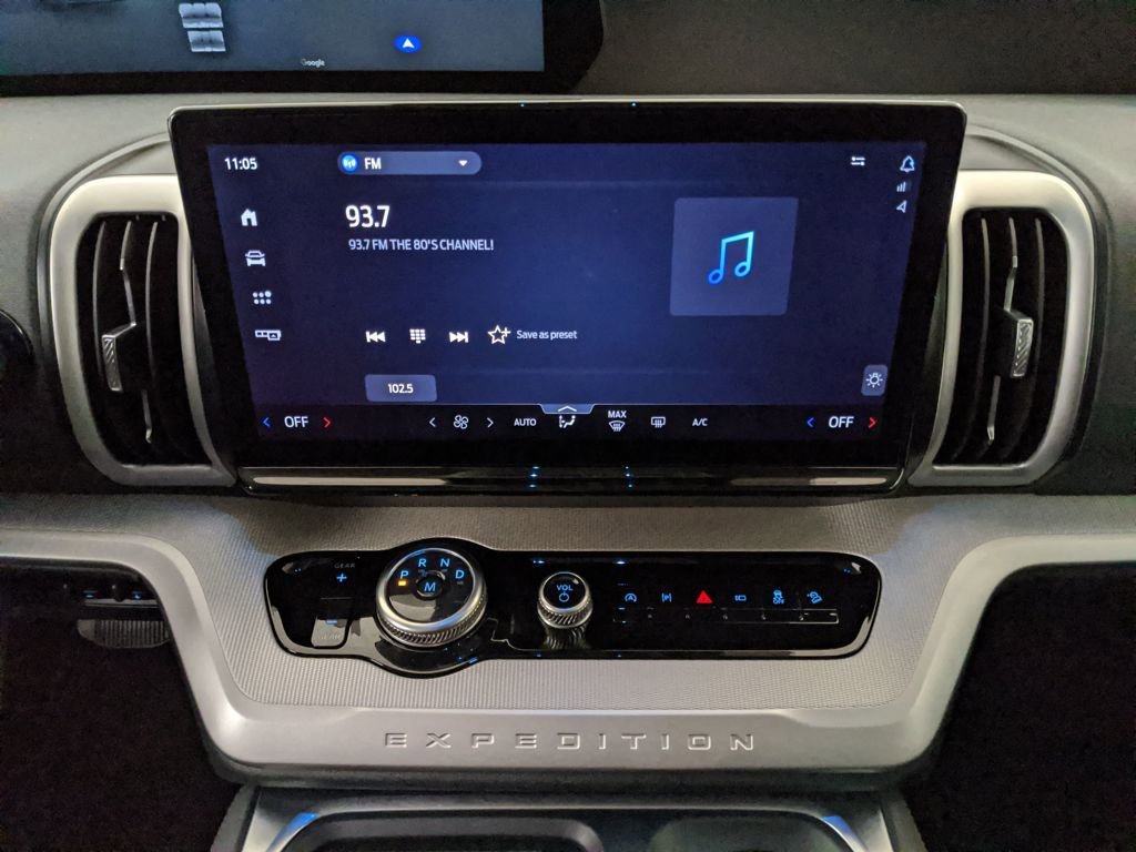 New 2025 Ford Expedition Active image 14