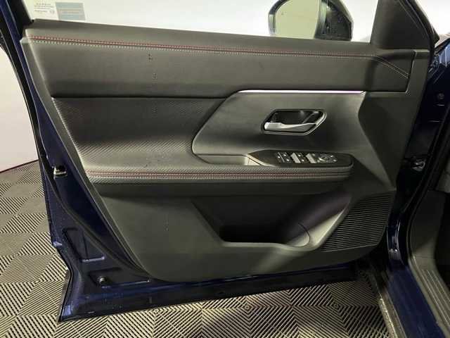 New 2026 Nissan Kicks SR w/ Cold Weather Package image 14