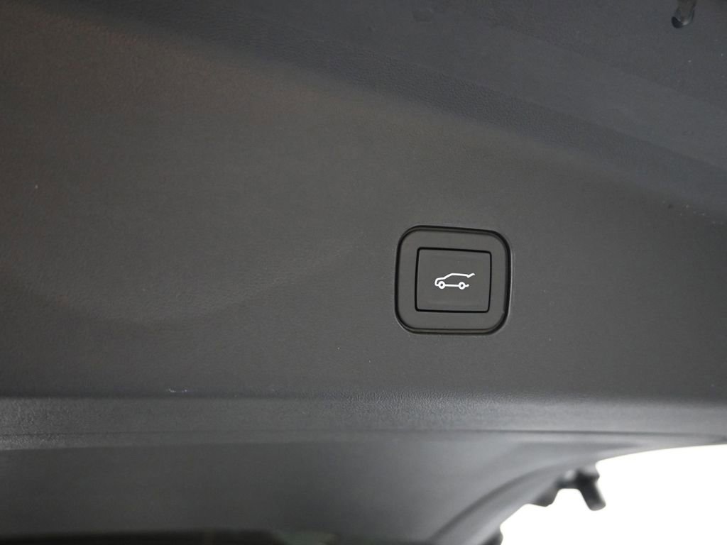 Used 2026 Cadillac Vistiq Luxury w/ LPO, Floor Liner Package image 13