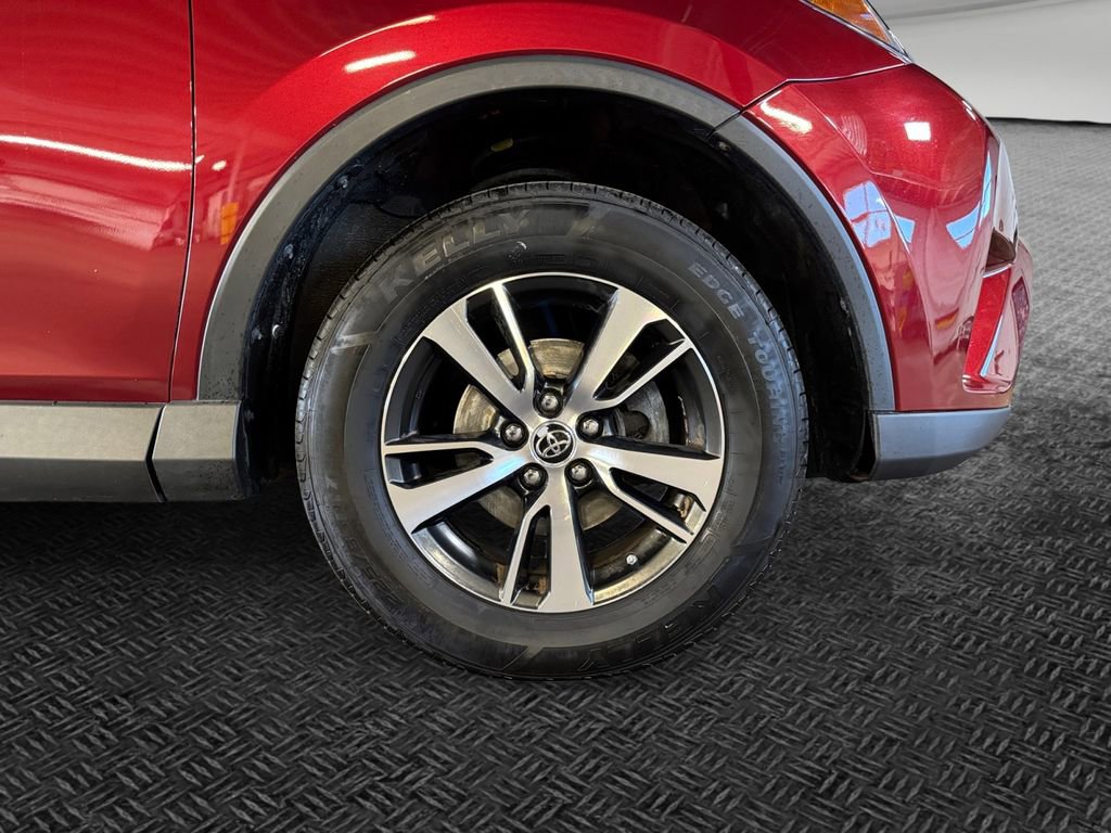 Used 2018 Toyota RAV4 XLE w/ Plus Extra Value Package AWD/4WD image 11