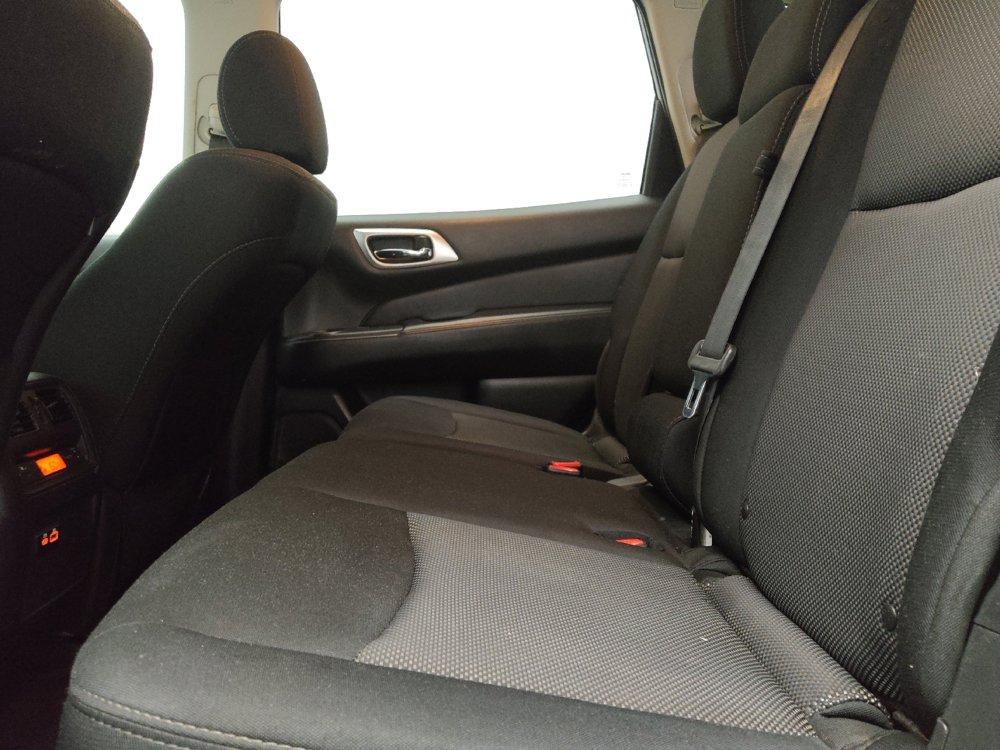 Used 2019 Nissan Pathfinder S FWD image 18