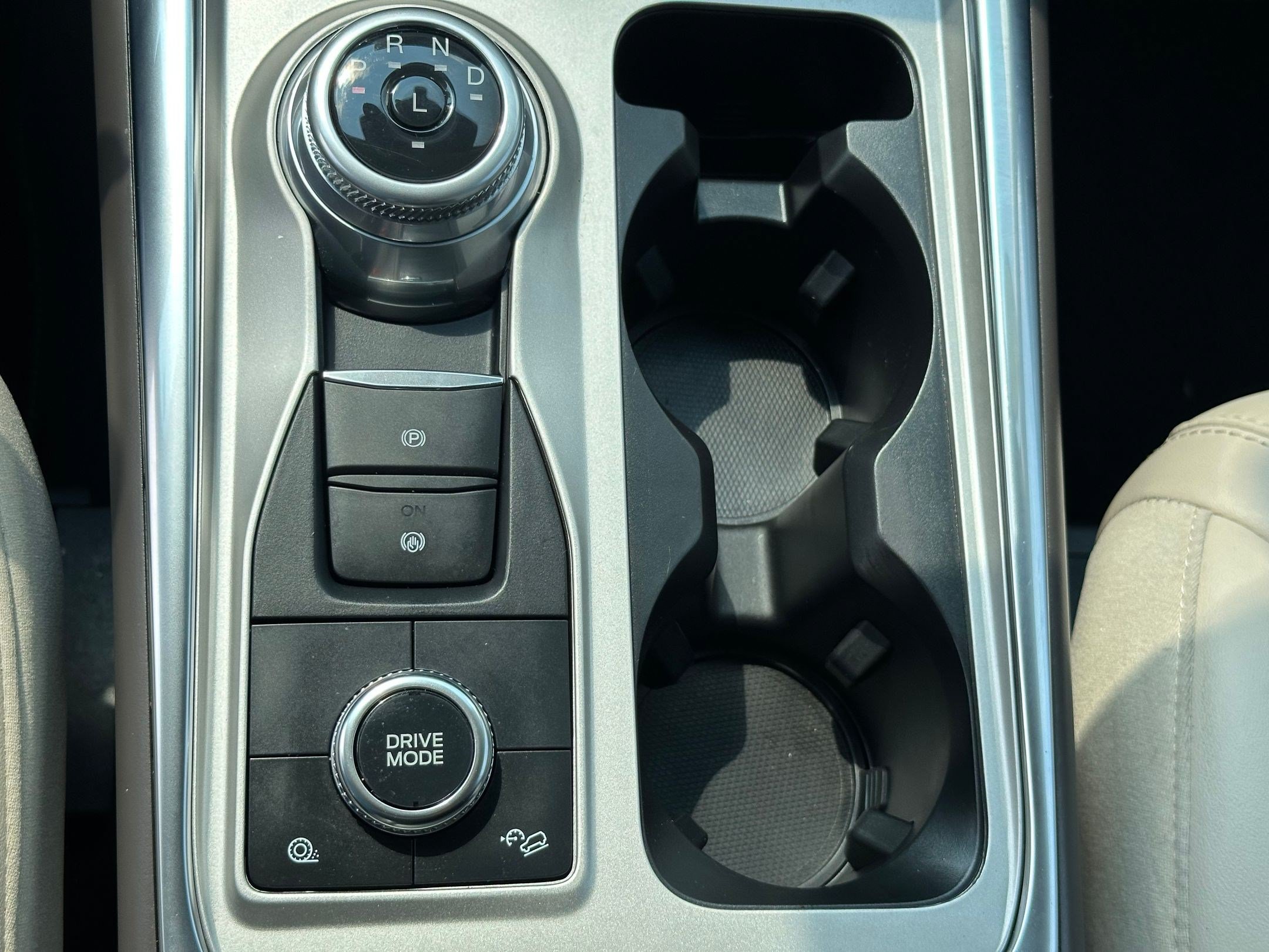 Used 2023 Ford Explorer Platinum AWD/4WD image 16