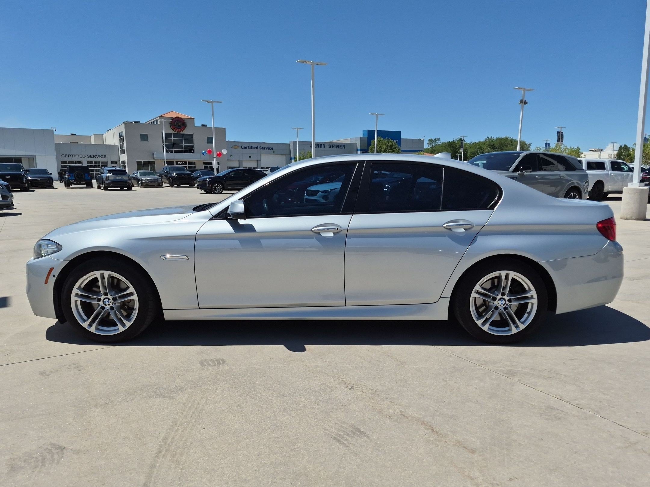Used 2015 BMW 528i xDrive Sedan AWD/4WD image 2
