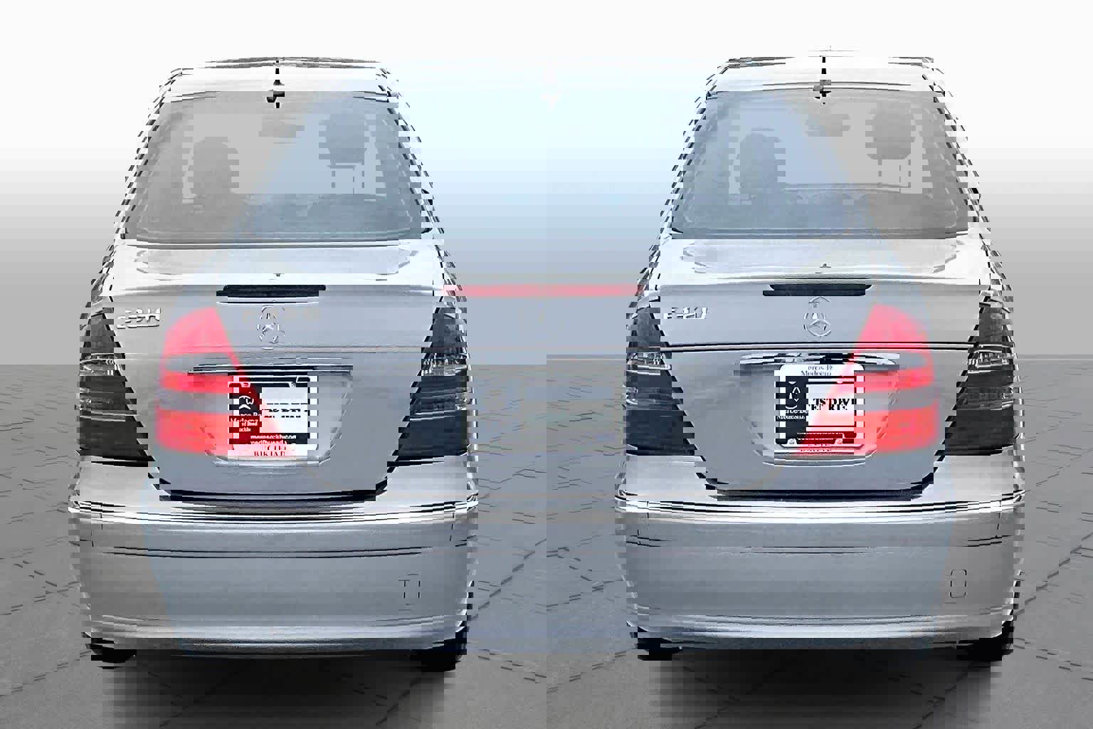 Used 2005 Mercedes-Benz E 320 Sedan image 4