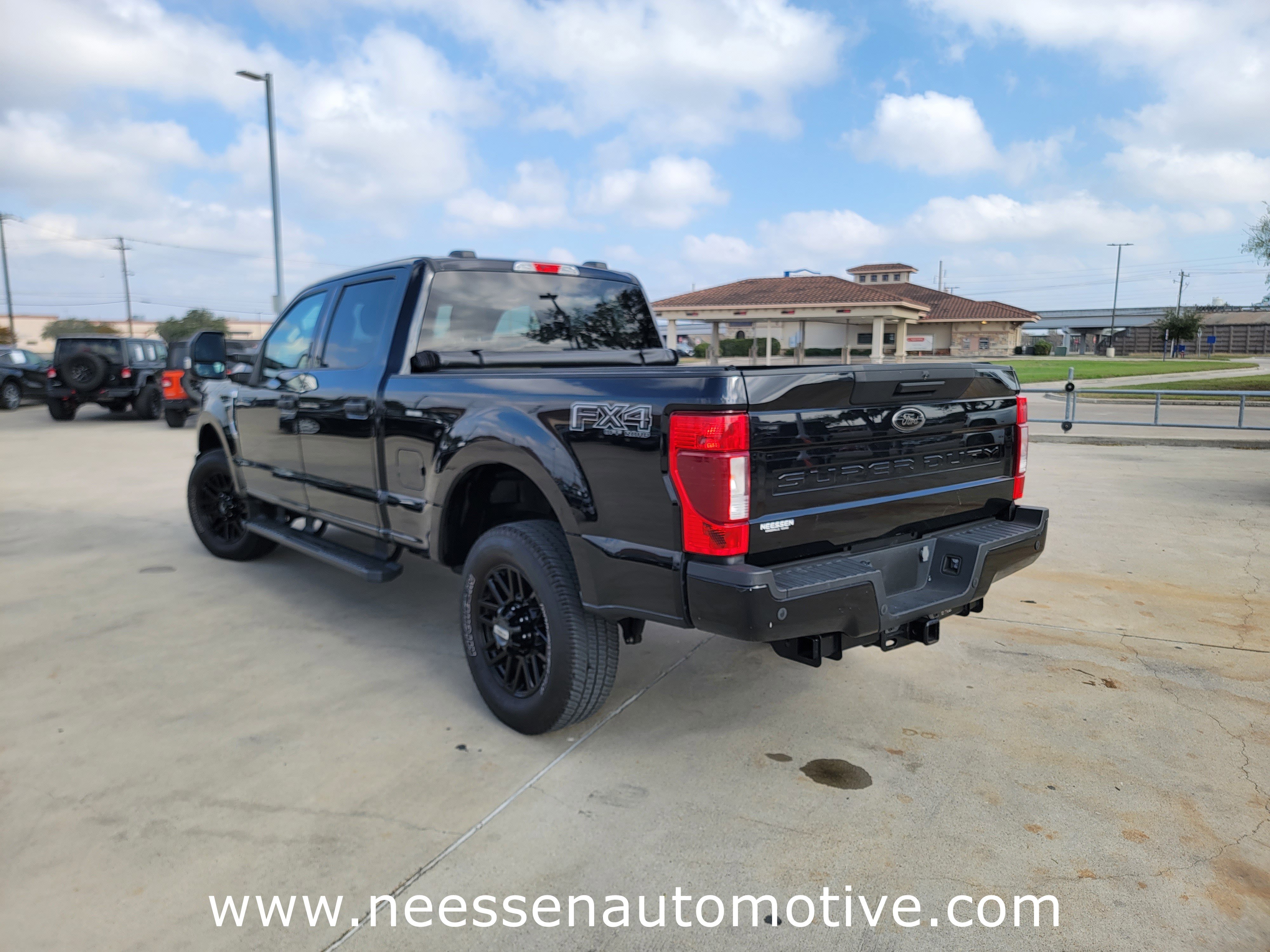 Used 2022 Ford F250 XLT w/ Black Appearance Package image 5