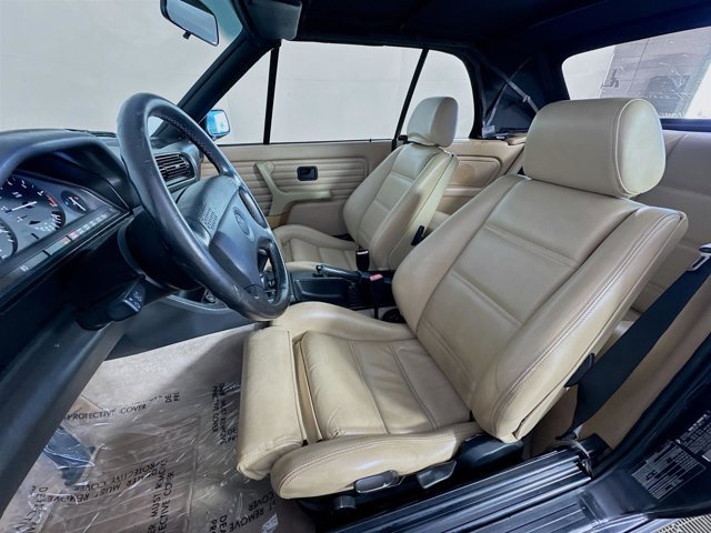 Used 1991 BMW 325i Convertible image 11