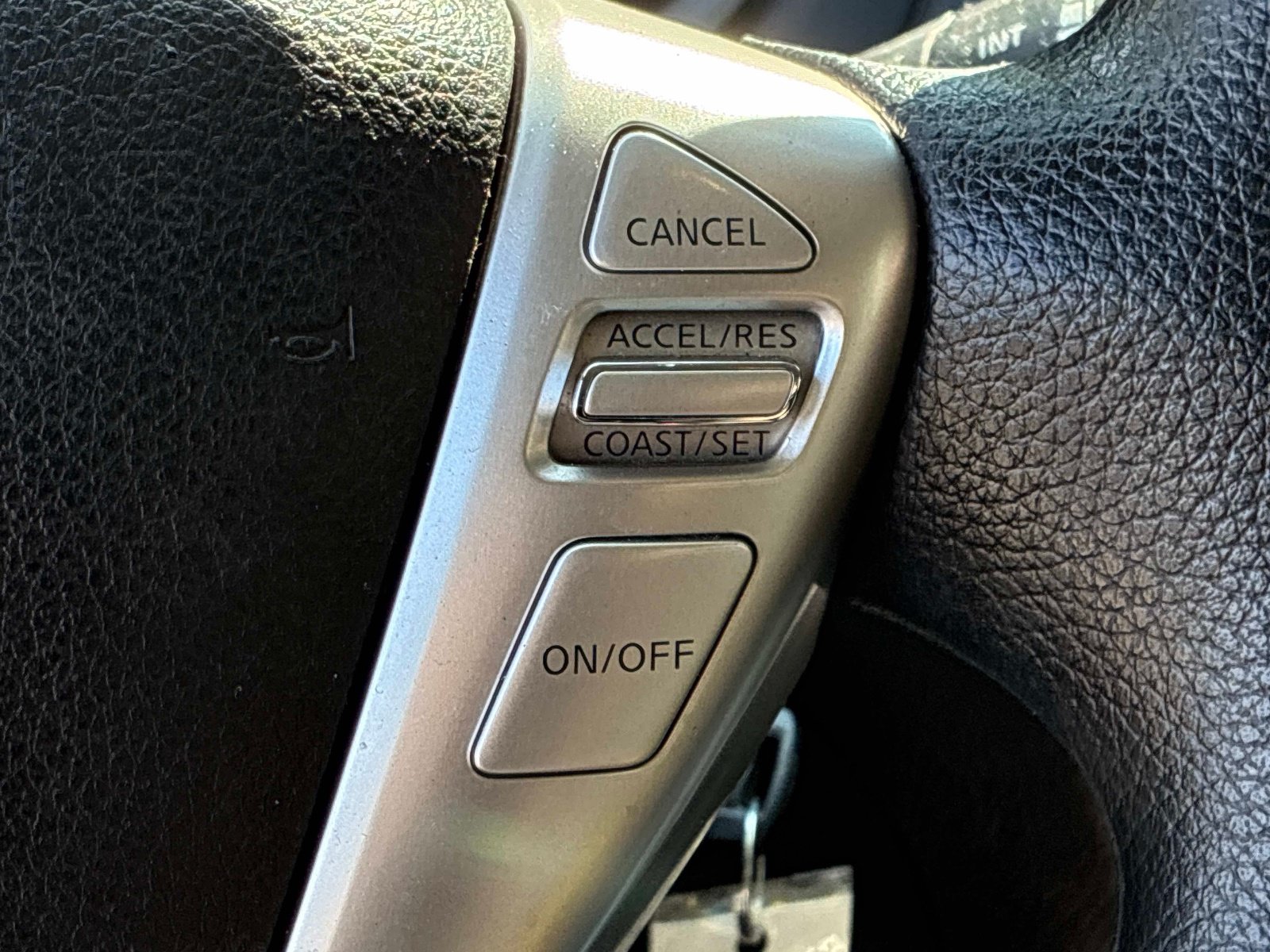 Used 2014 Nissan Sentra SR w/ Electronics Package FWD image 25